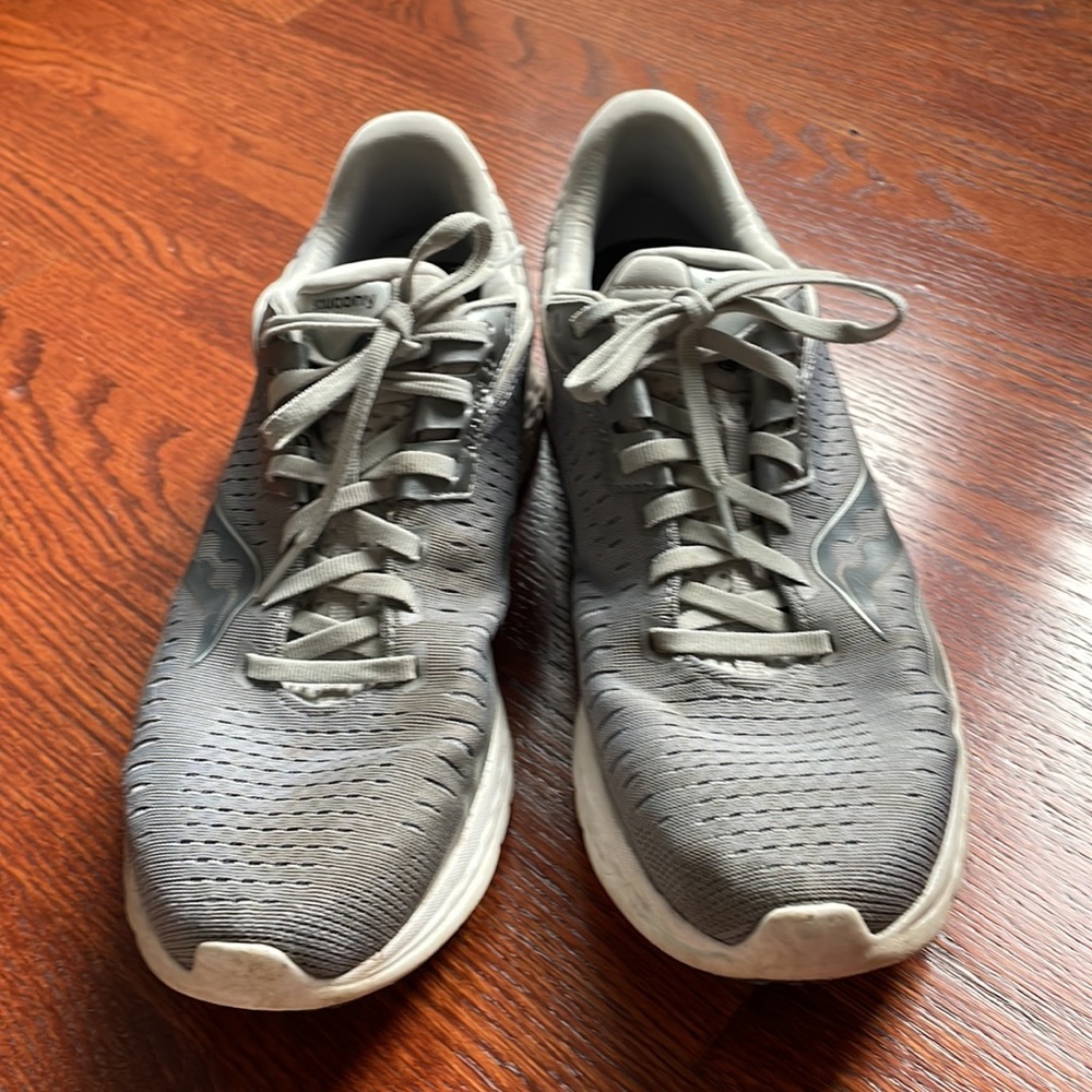 Saucony Sneakers Form Fit Size 10 NOT used for running but every day sneaker - Picture 2 of 6